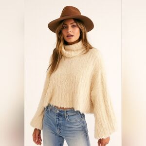 Free People One Fuzzy Oversized Turtleneck Sweater Size XS Cream Pullover